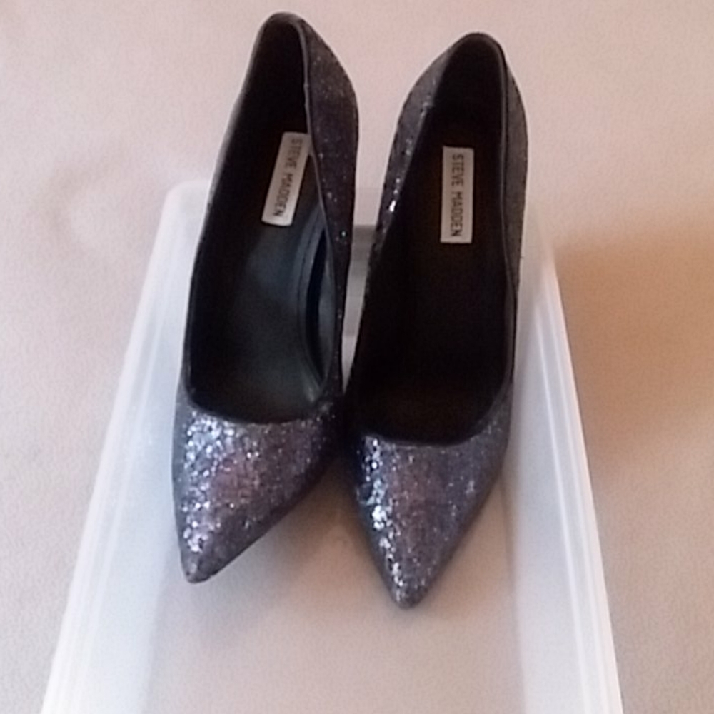Steve Madden blue sparkly pumps